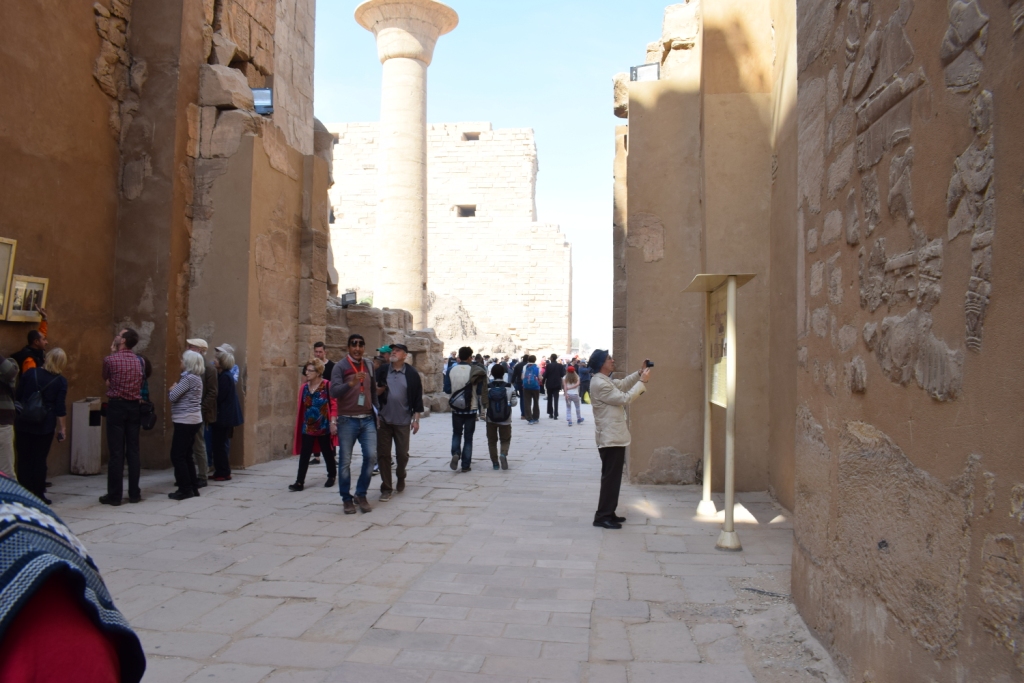 زيارات مميزة للأجانب والمصريين للمعابد خلال العيد (5)