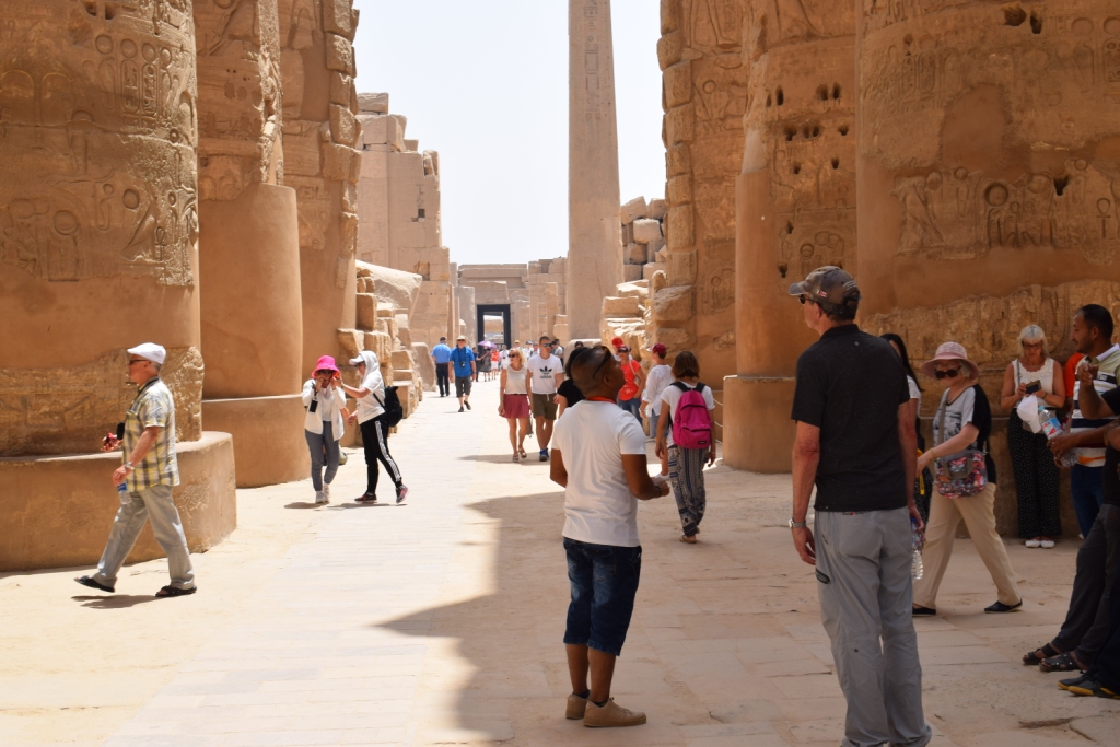 زيارات مميزة للأجانب والمصريين للمعابد خلال العيد (19)