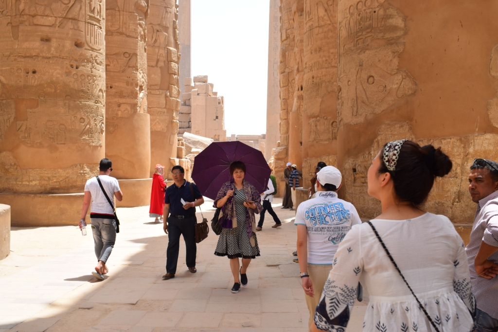 زيارات مميزة للأجانب والمصريين للمعابد خلال العيد (2)