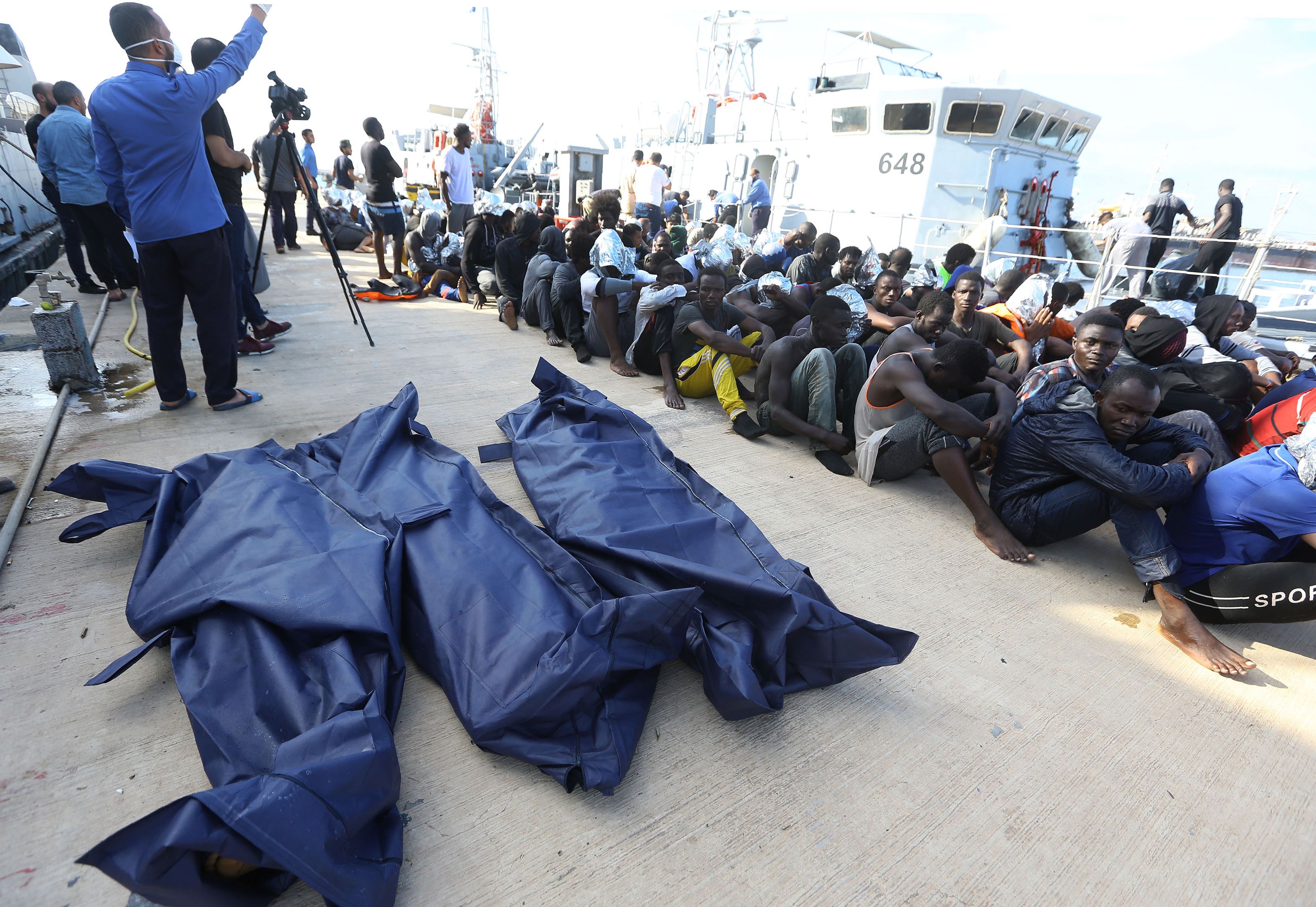 ليبيا تنقذ مهاجرين