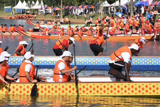	فريق أوغندى يشارك فى السباق