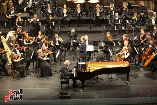 عمر خيرت يعزف مقطوعاته على مسرح مارينسكى