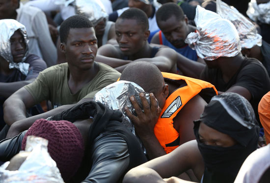 جانب من إنقاذ المهاجرين 