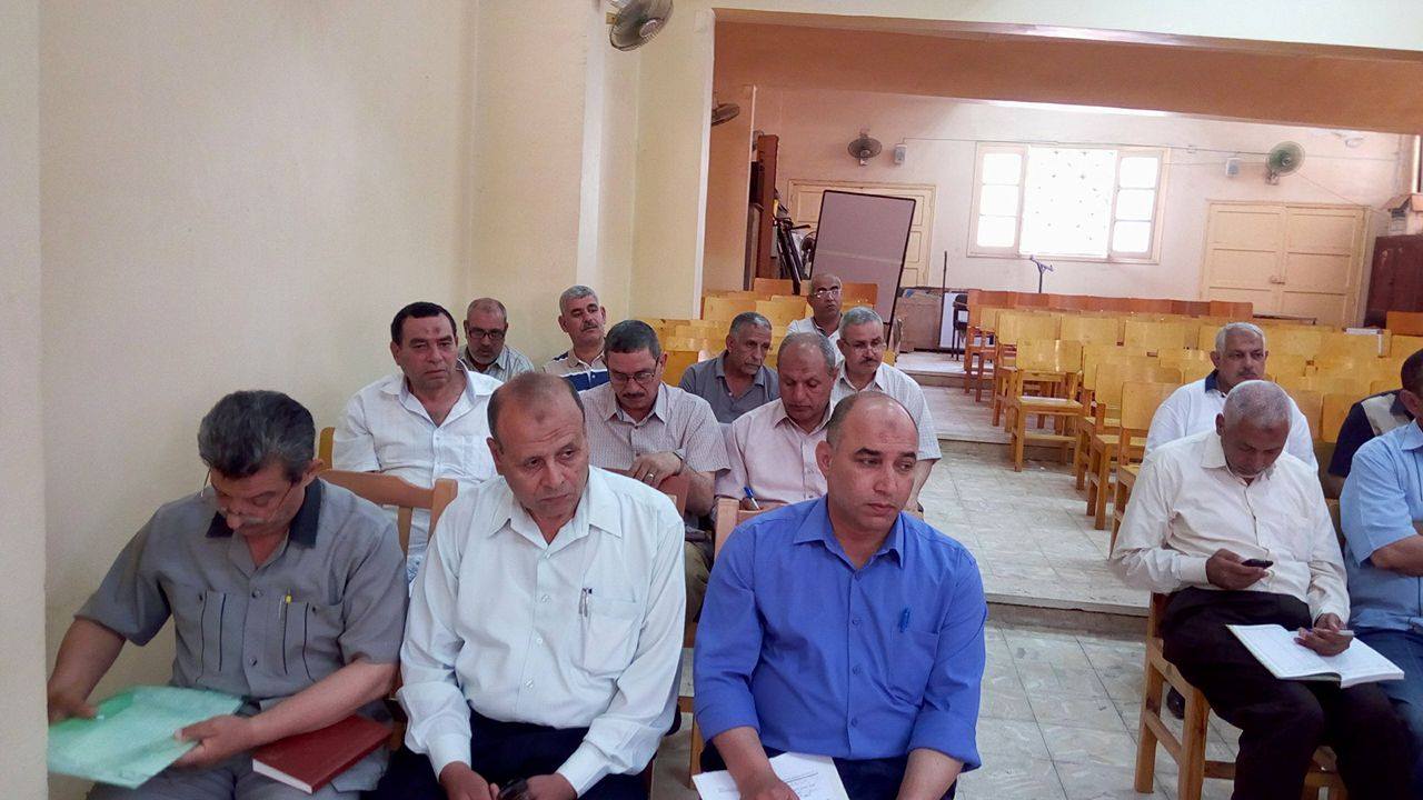جانب من الحضور فى الاجتماع جانب من الحضور فى الاجتماع