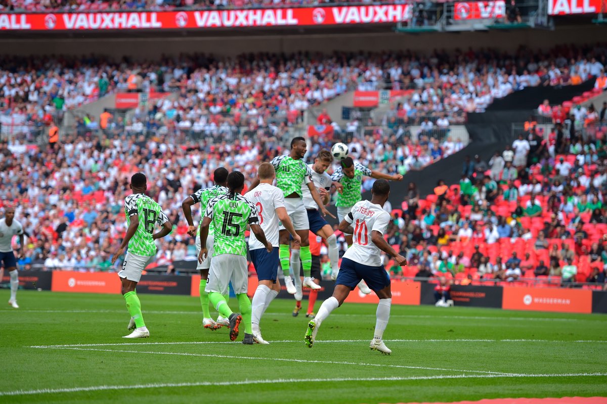 كاهيل خلال تسجيل الهدف الأول لمنتخب إنجلترا فى شباك نيجيريا