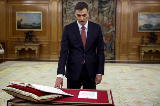 رئيس وزراء إسبانيا الجديد يستعد لأداء اليمين الدستورية