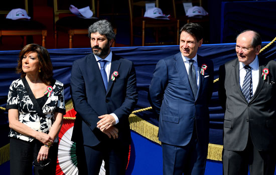 رئيس وزراء إيطاليا وعدد من المسئولين خلال احتفالات يوم الجمهورية