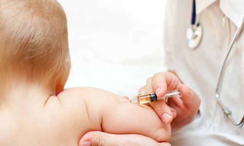 تطعيم أطفال