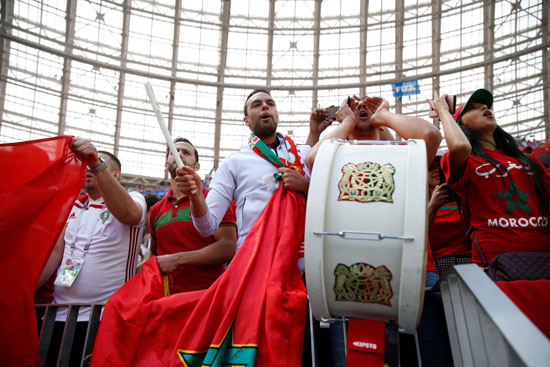 مشجعين المغرب يقرعون الطبول لتشجيع لاعبى بلادهم