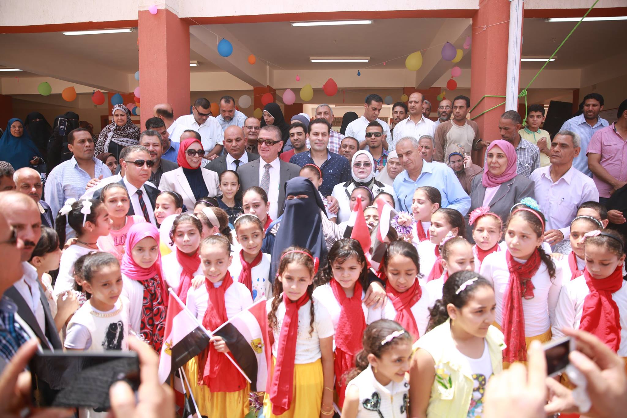 محافظ كفر الشيخ أثناء افتتاح مدرسة
