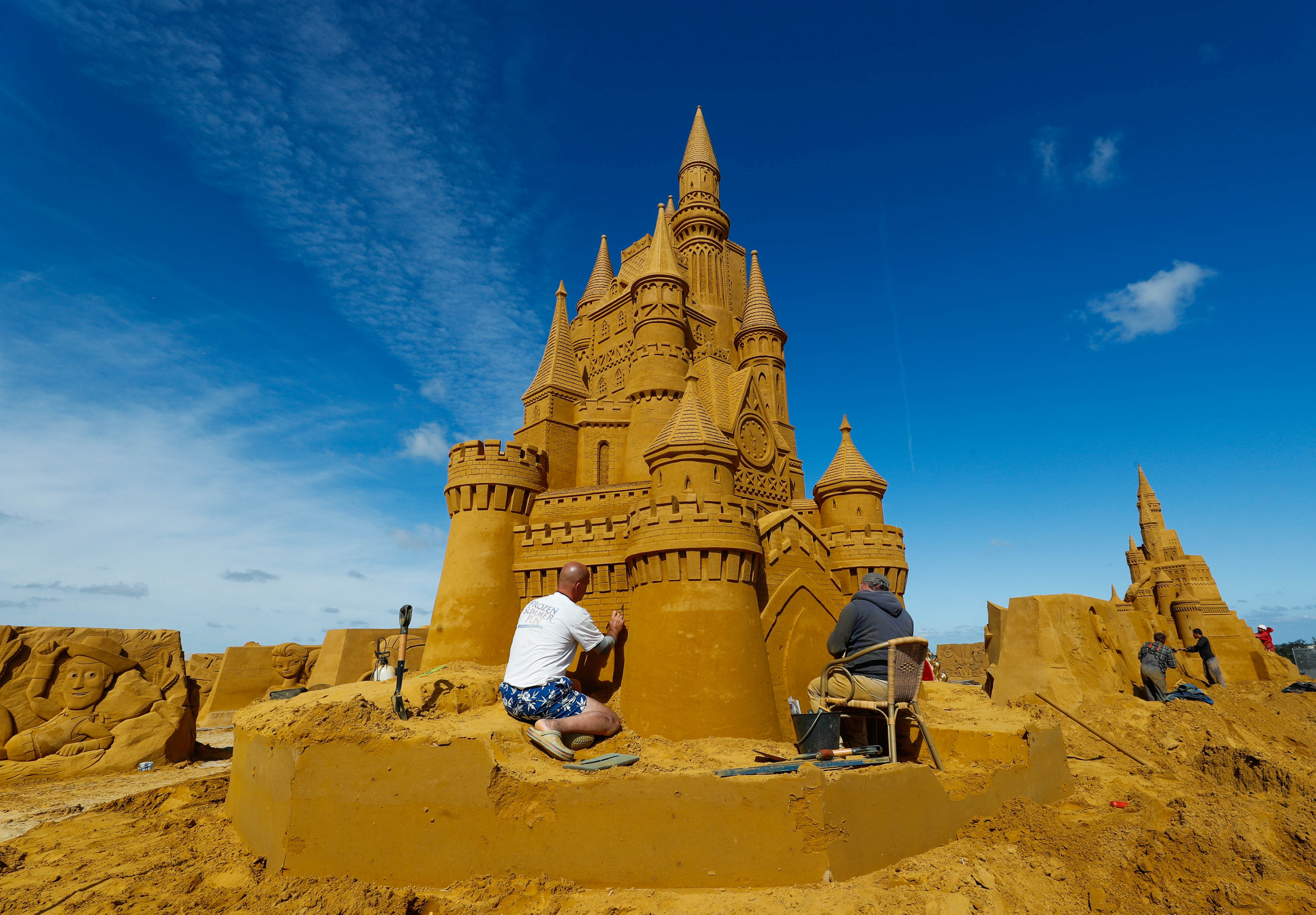 بناء قلعة من الرمل