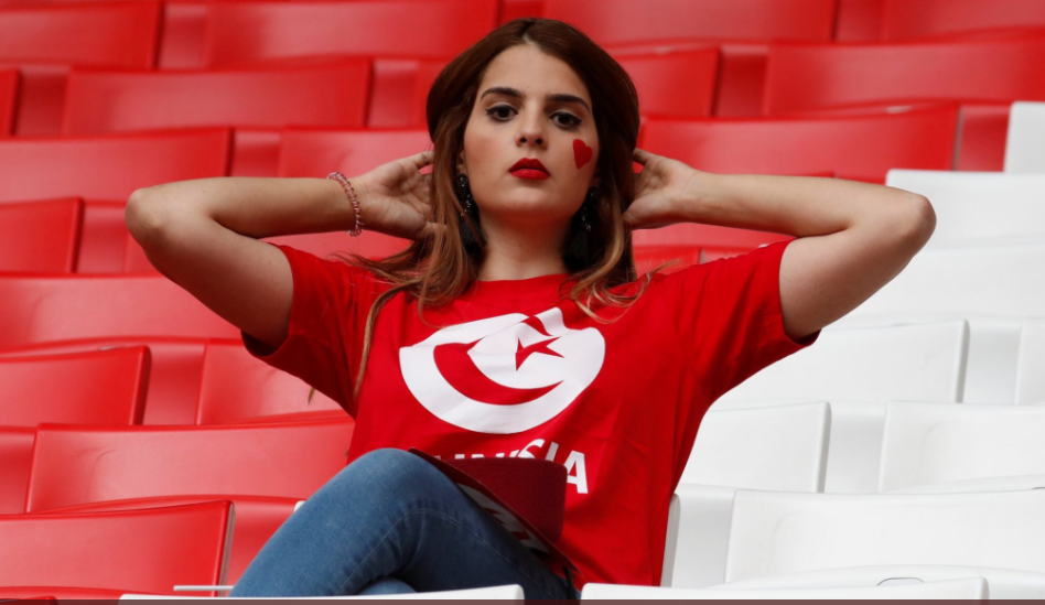 علم تونس يزين تى شيرت الفتيات