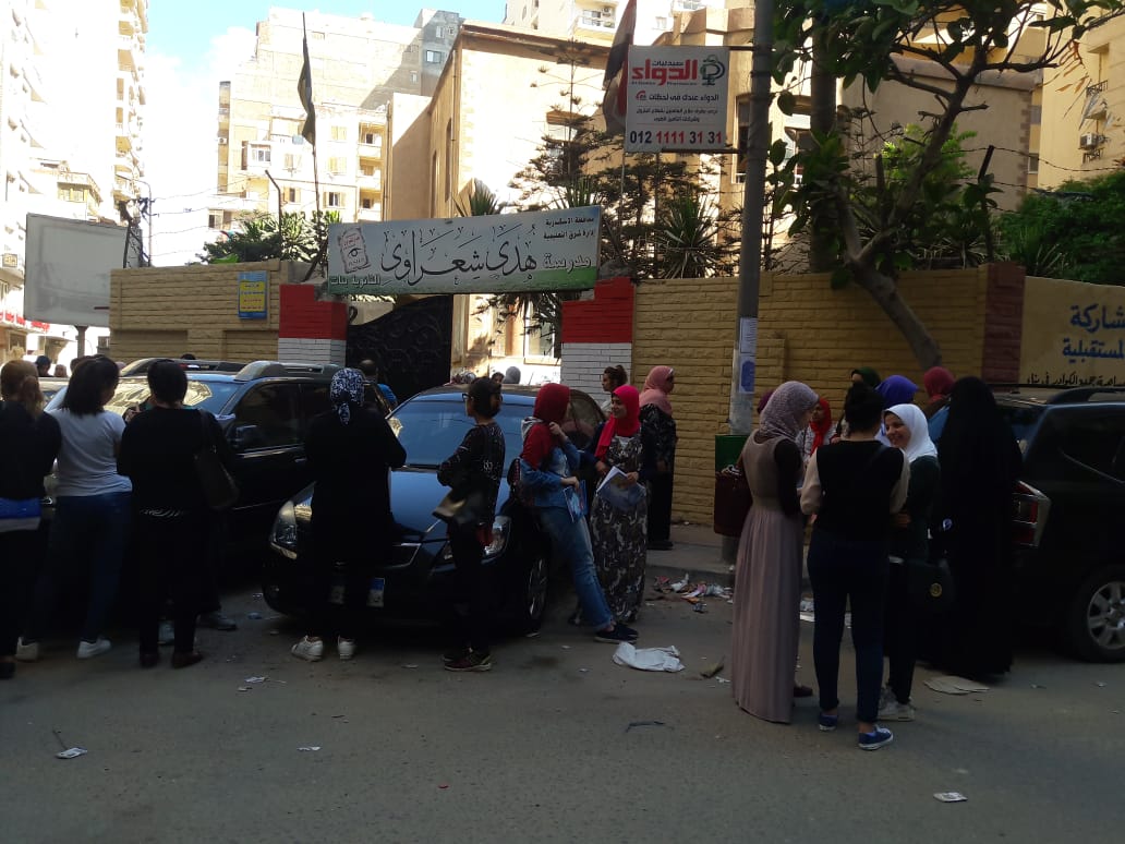 توافد الطلاب على لجان الامتحانات بالإسكندرية (5)