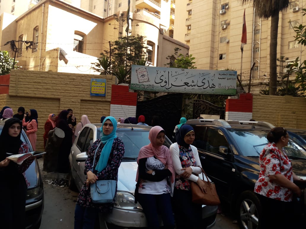 توافد الطلاب على لجان الامتحانات بالإسكندرية (3)