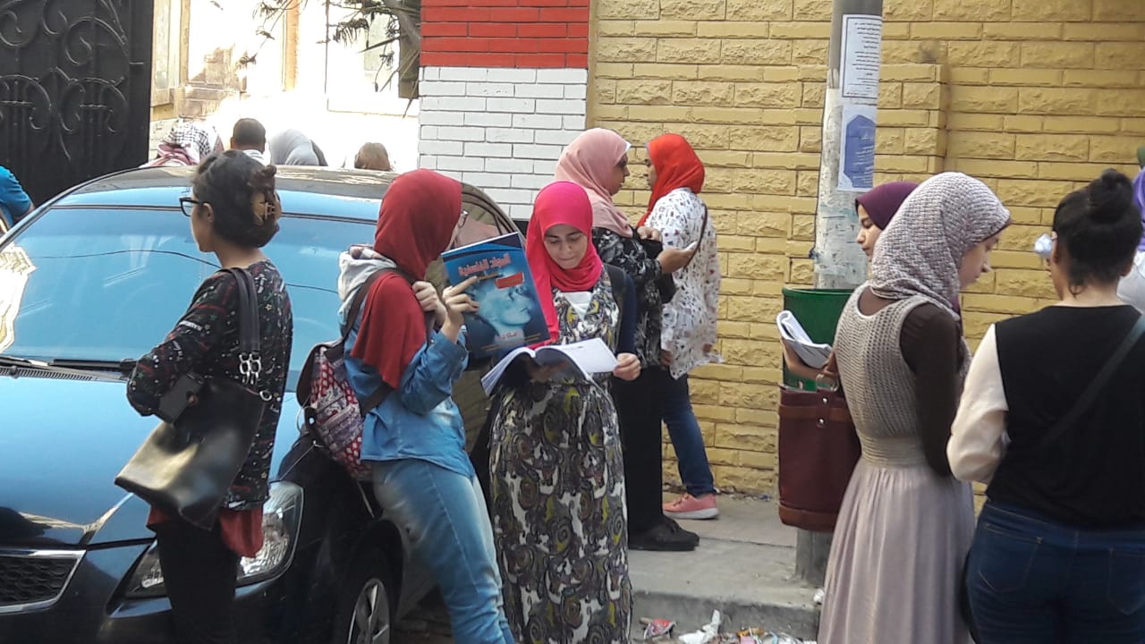 توافد الطلاب على لجان الامتحانات بالإسكندرية (2)
