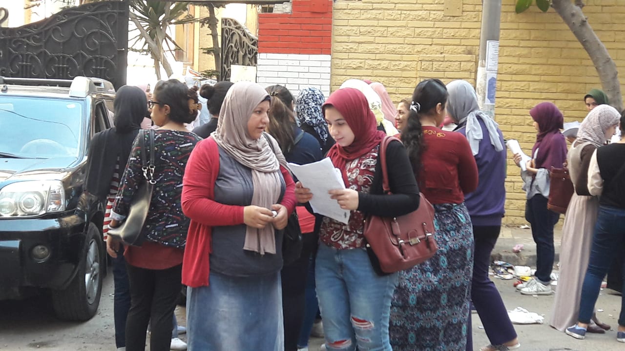 توافد الطلاب على لجان الامتحانات بالإسكندرية (4)