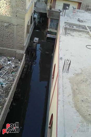 مياه الصرف الصحى تحاصر أهالى قرية العدلية بالشرقية (1)