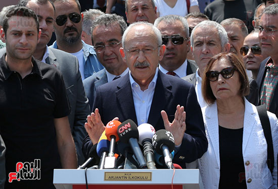 المعارض التركى كمال أوغلو يدلى بتصريحات صحفية