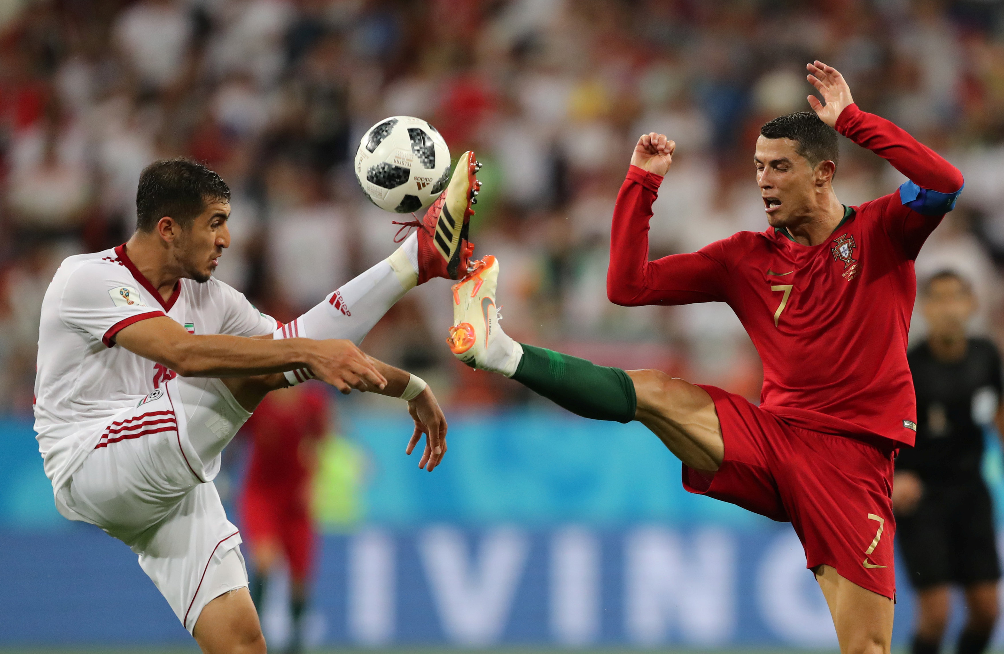 مشاركة قوية بين لاعب البرتغال ولاعب إيران