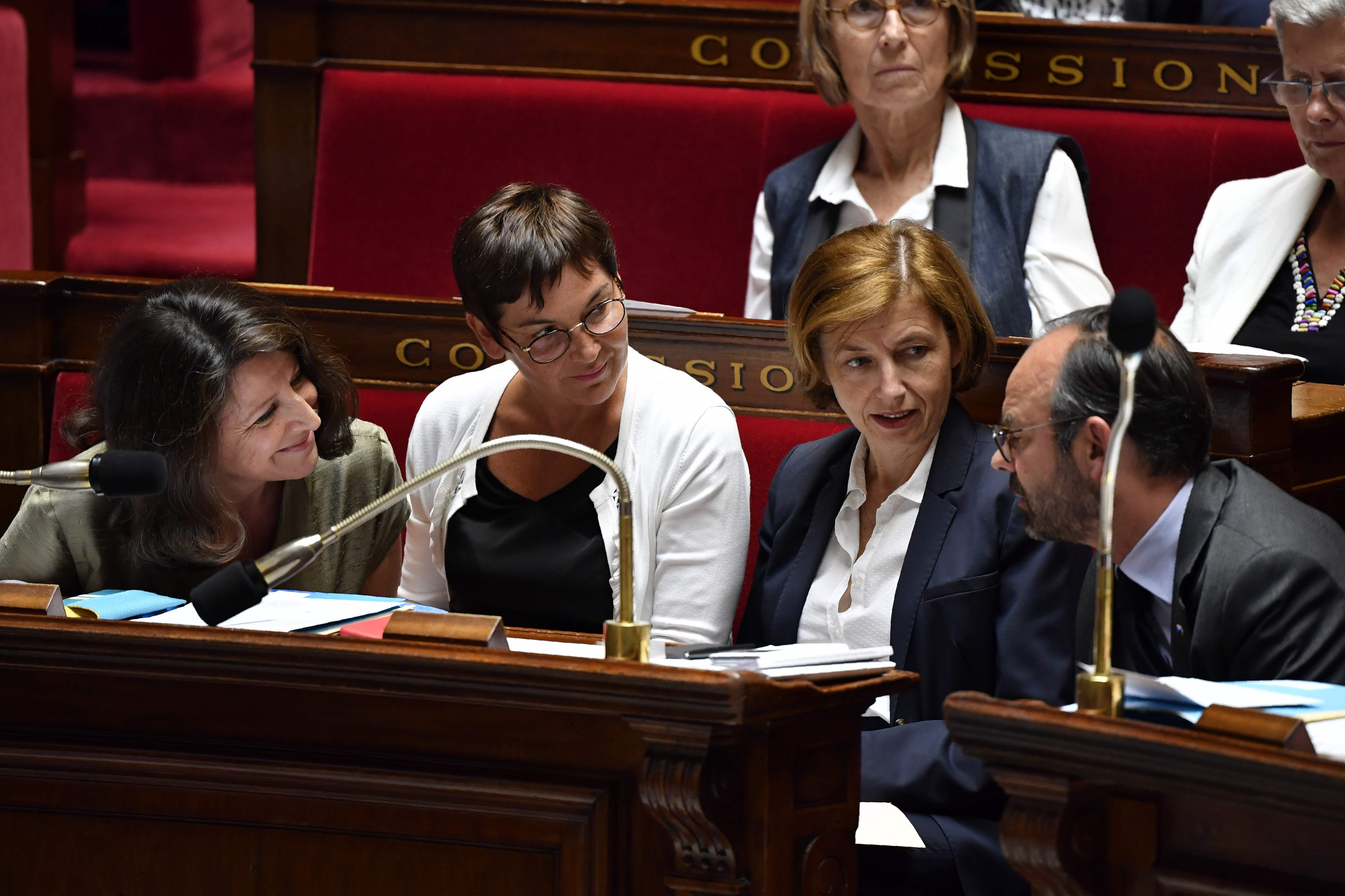 مناقشة جانبية فى البرلمان الفرنسى