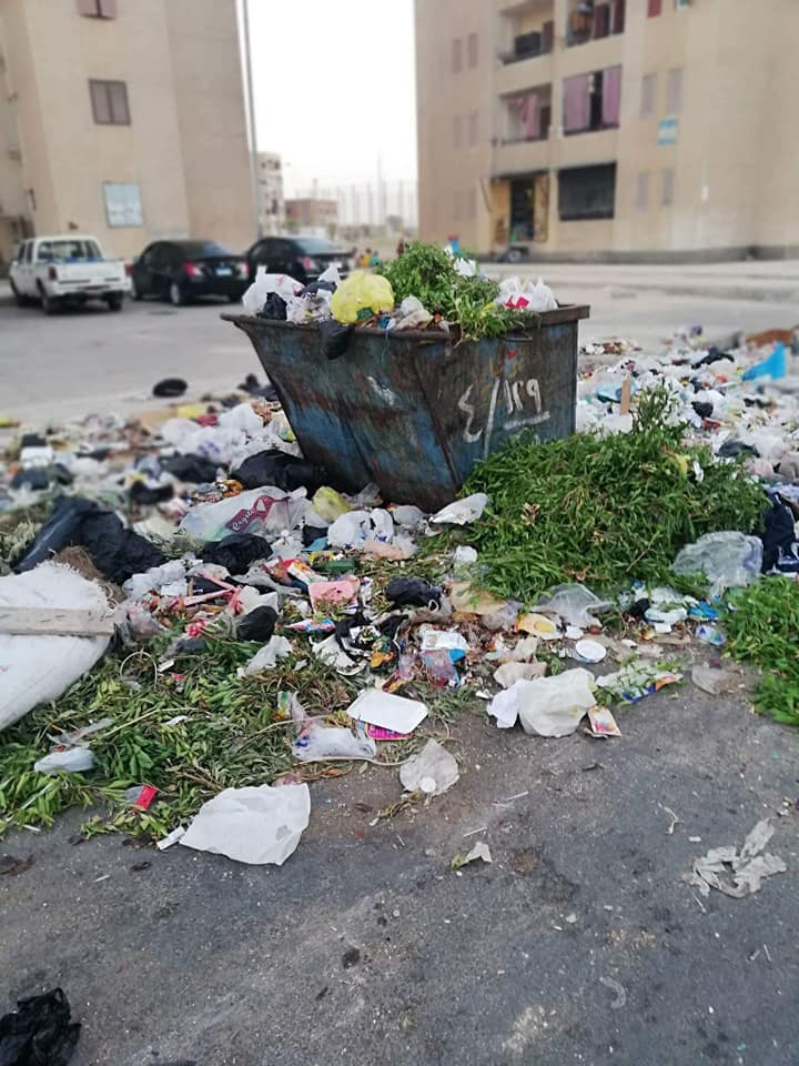 انتشار القمامة فى أحياء مدينة العاشر من رمضان (1)