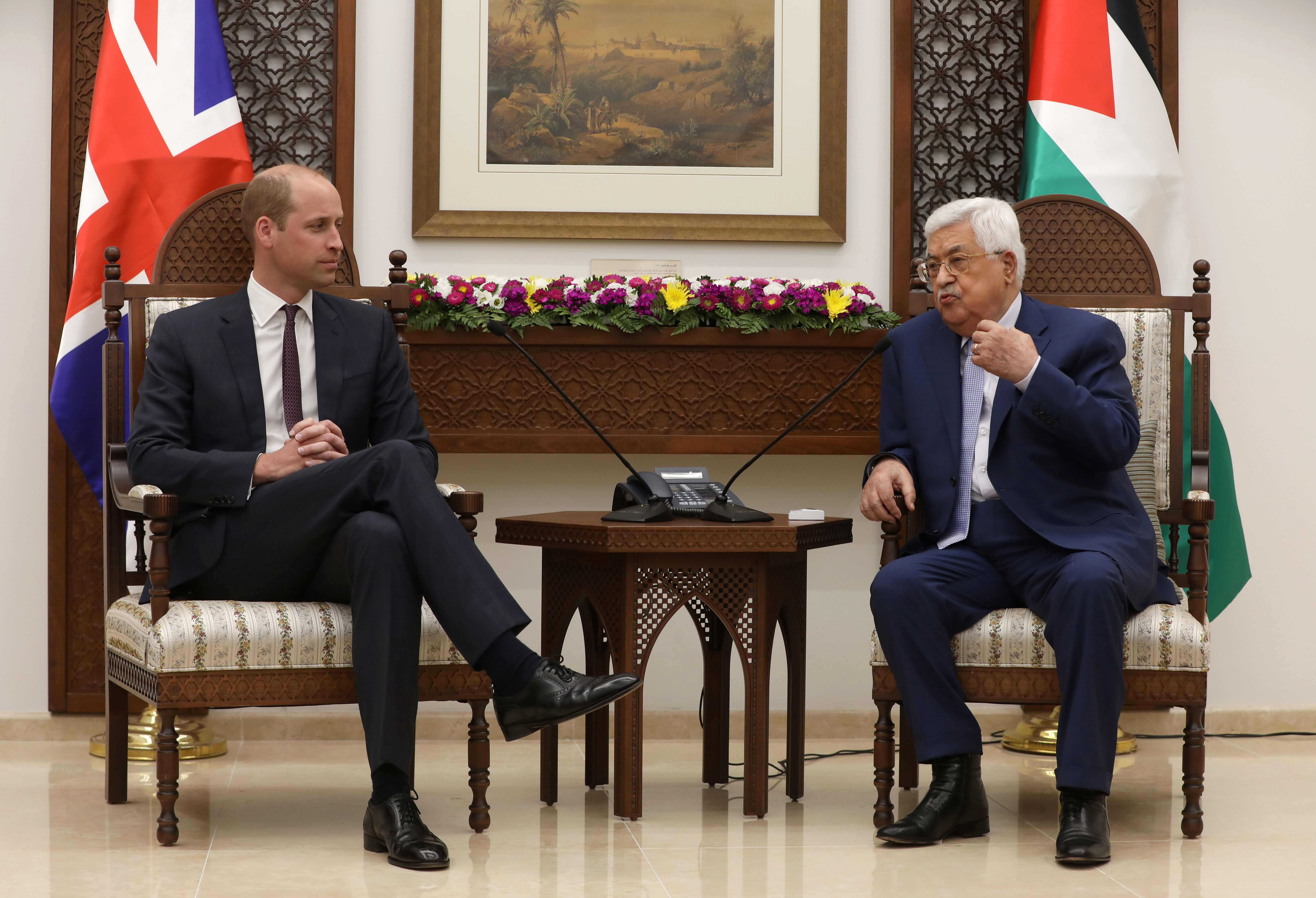 الرئيس محود عباس يلتقى الأمير وليام