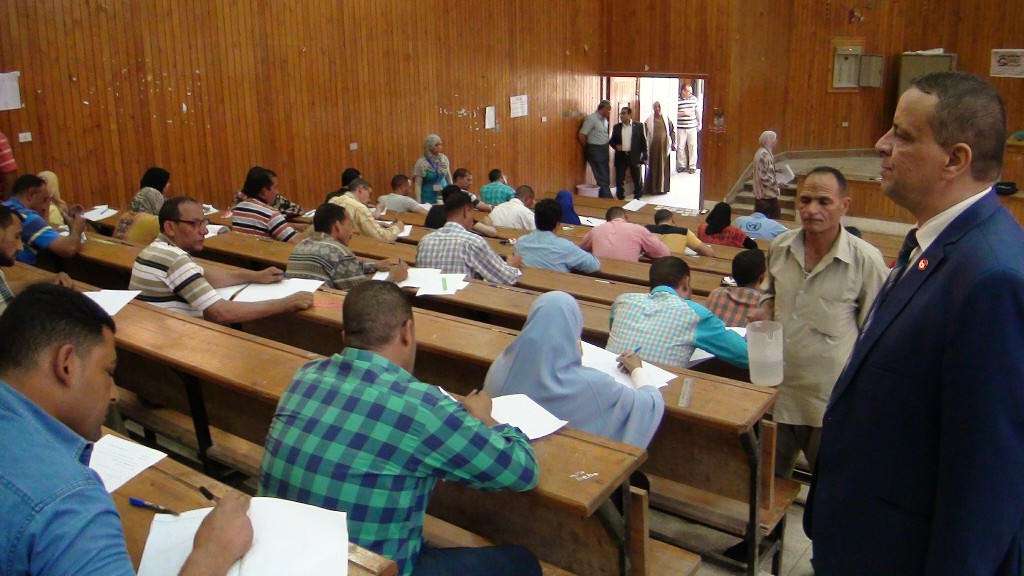 امتحانات التعليم المفتوح بجامعة المنيا (3)