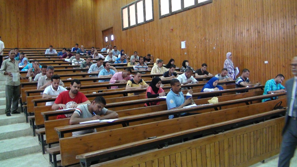 امتحانات التعليم المفتوح بجامعة المنيا (2)