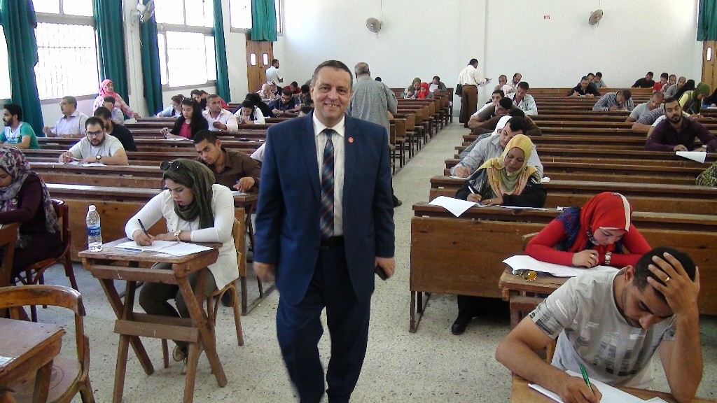 امتحانات التعليم المفتوح بجامعة المنيا (7)
