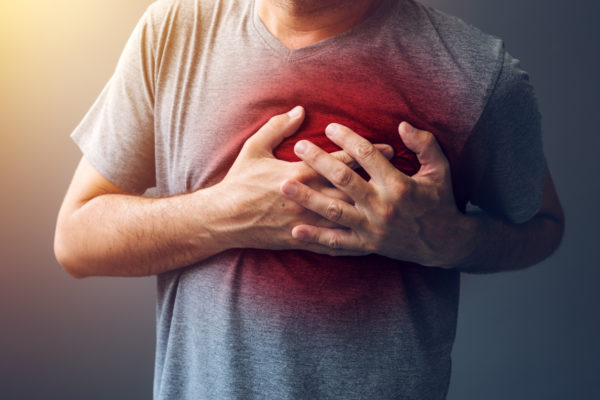 اعراض كهرباء القلب  ومعدل ضربات القلب الطبيعى من 60 إلى 100 نبضة