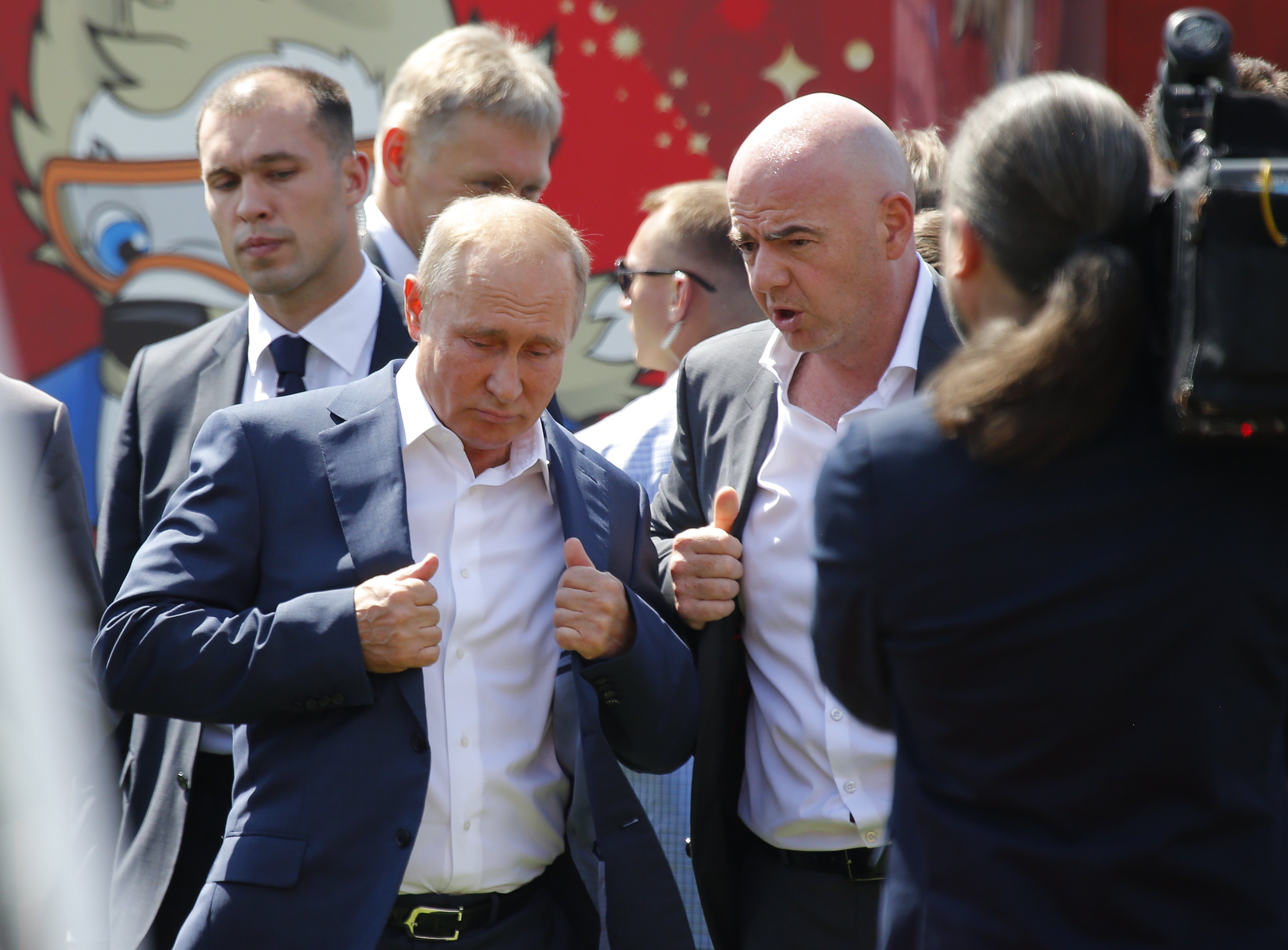 بوتين مع رئيس الفيفا