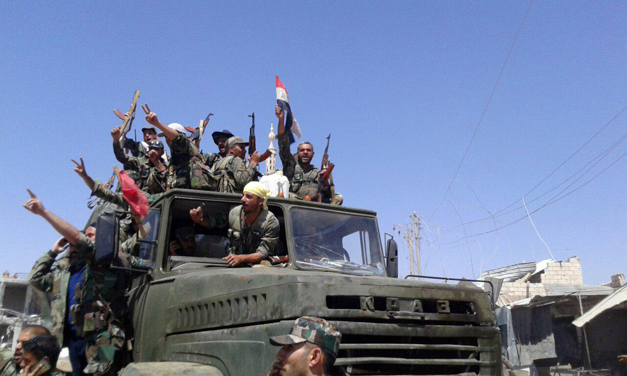 القوات السورية تحتفل بانتصاراتها فى درعا جنوب البلاد