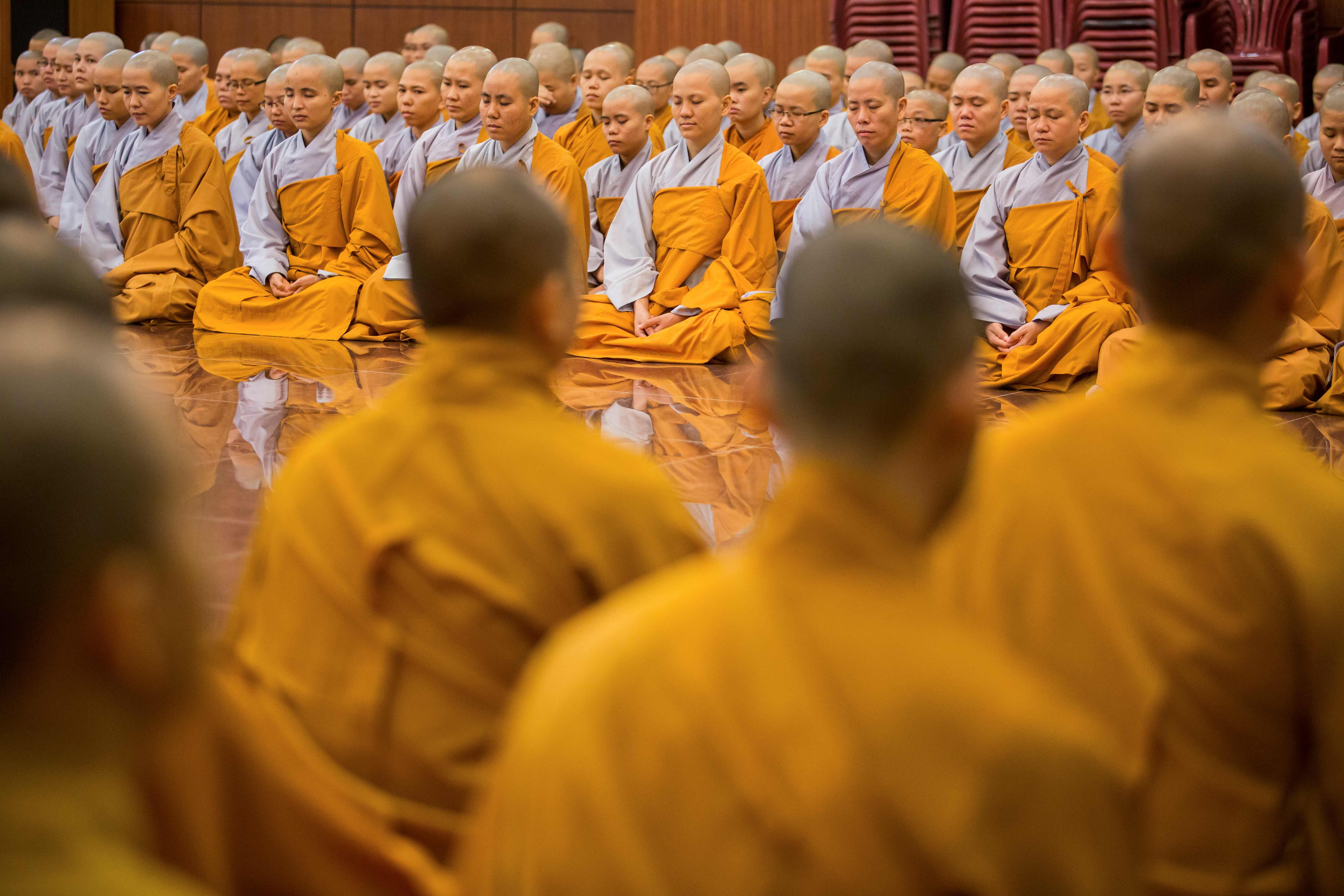 تجمع للرهبان البوذيين لإحياء ذكرى الراهب ثيش كوانج دوك