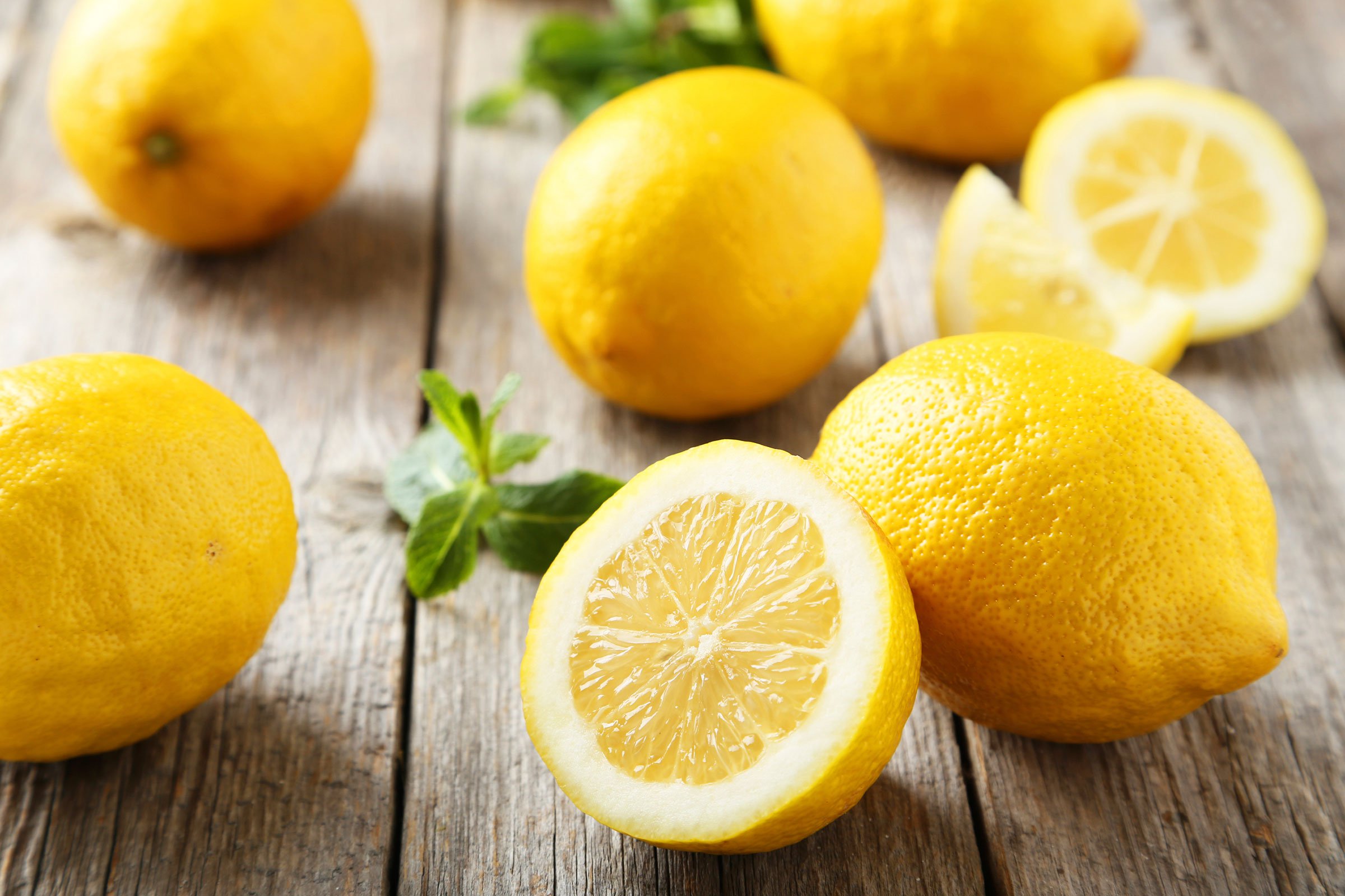 الليمون والطب البديل لعلاج قشرة الشعر