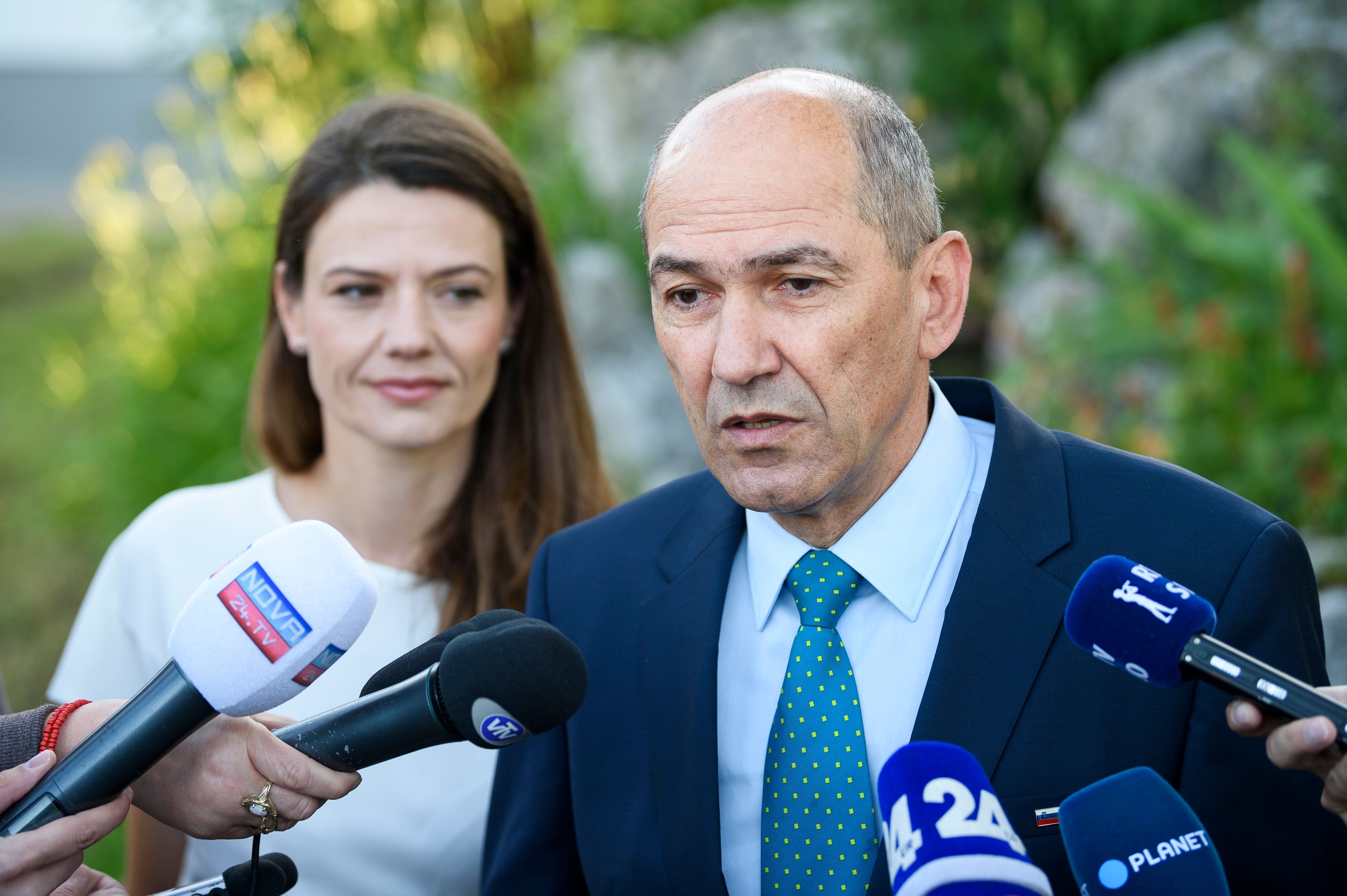 رئيس وزراء سلوفينيا يدلى بتصريحات إعلامية