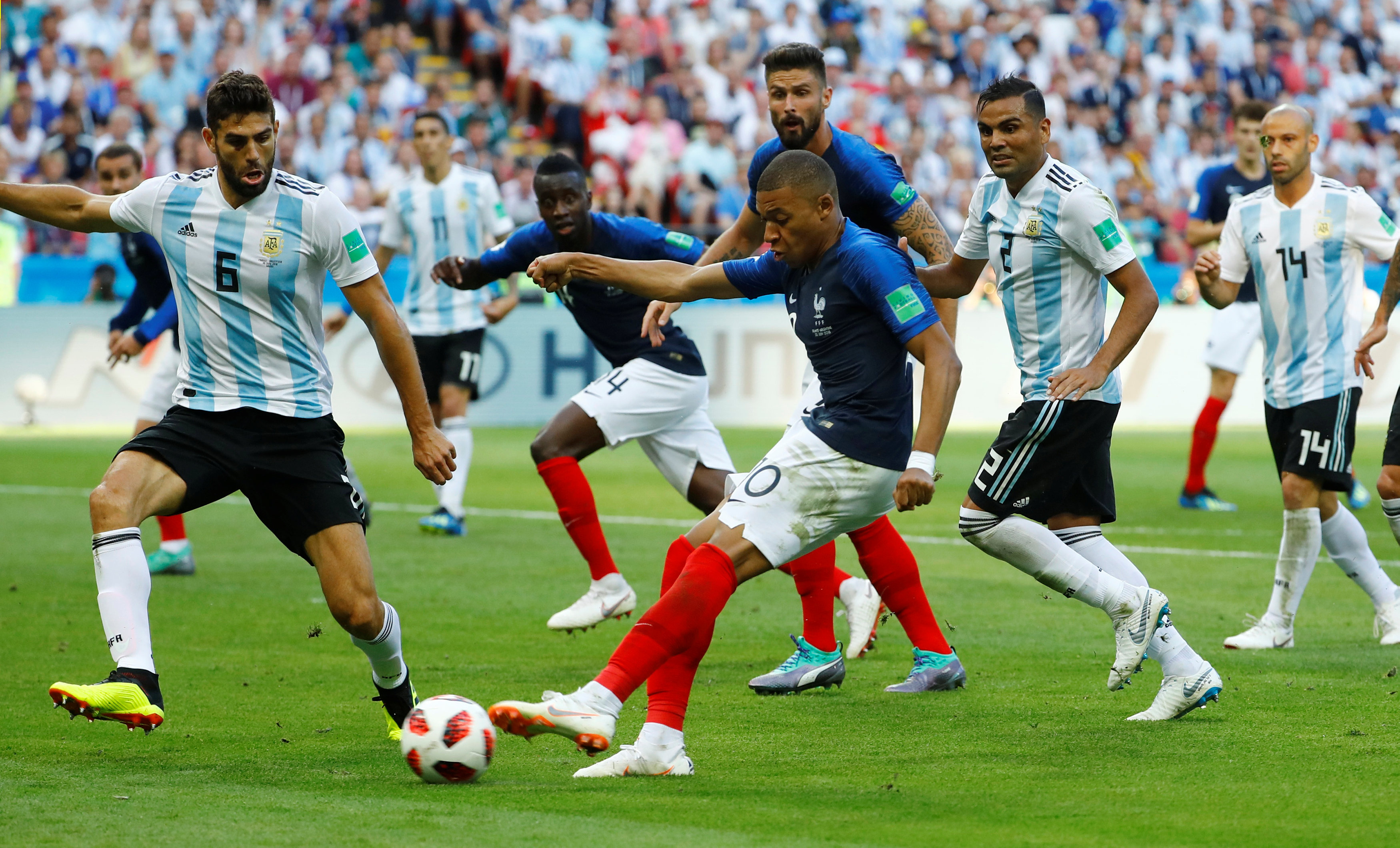 2018-06-30T152342Z_1749613792_RC17B737A550_RTRMADP_3_SOCCER-WORLDCUP-FRA-ARG