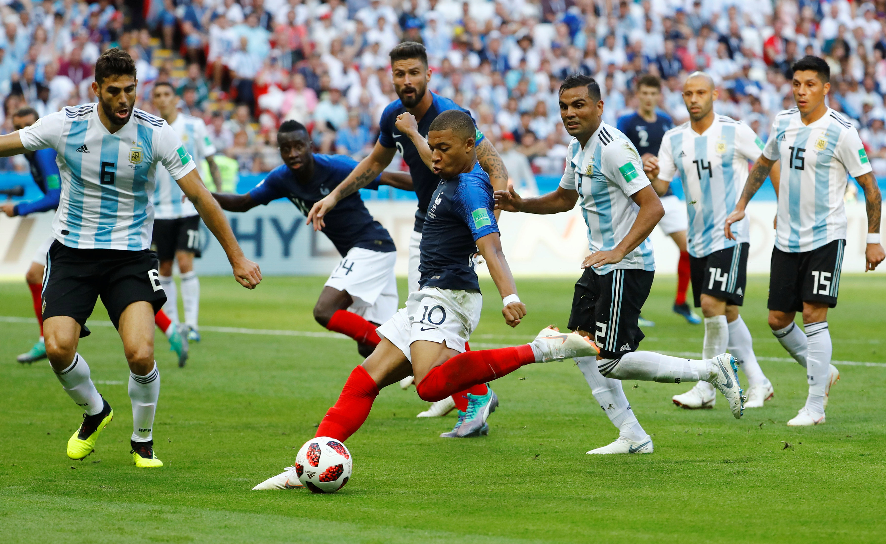 2018-06-30T152355Z_85667200_RC180F76BFA0_RTRMADP_3_SOCCER-WORLDCUP-FRA-ARG