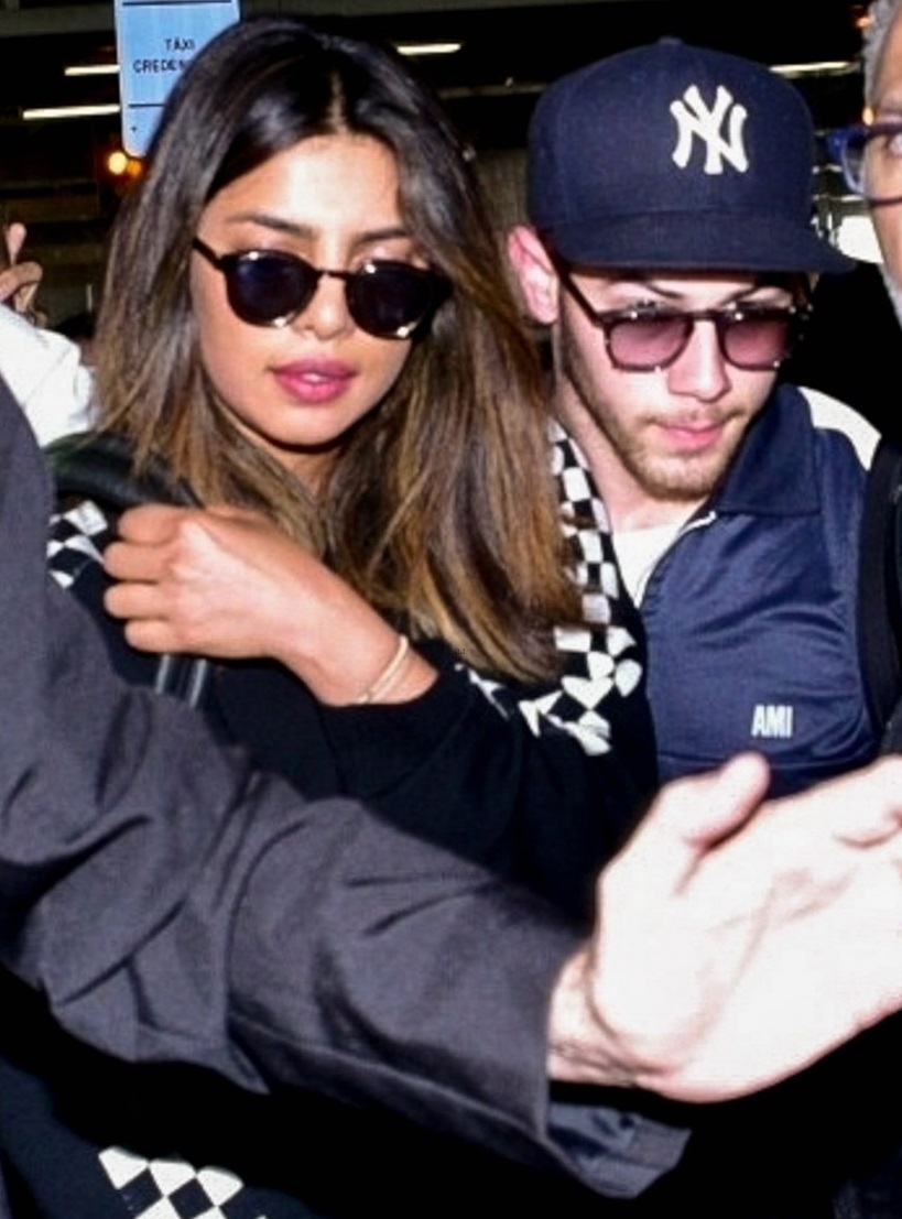 nick-jonas-priyanka-chopra-get-mobbed-by-fans-07