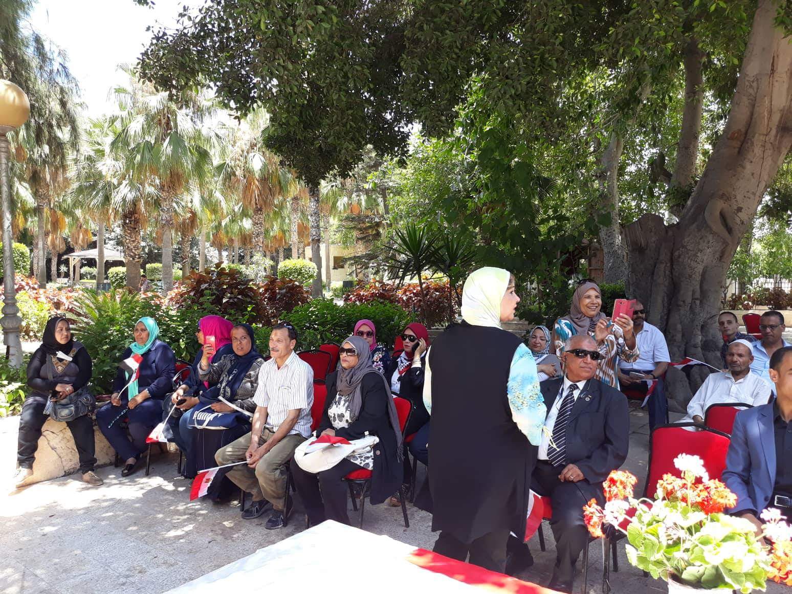 عروض للتنورة والمزمار البلدى باحتفالات 30 يونيو بحديقة الطفل بالاسكندرية  (4)