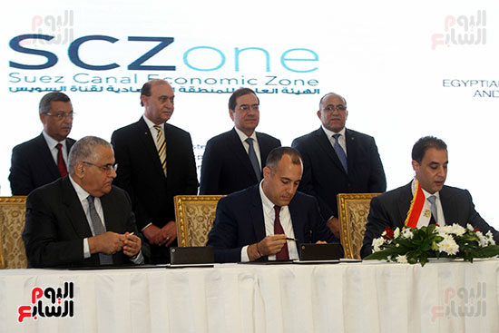 توقيع عقد أكبر مجمع للبتروكيماويات فى الشرق الأوسط (28)