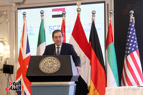 توقيع عقد أكبر مجمع للبتروكيماويات فى الشرق الأوسط (15)