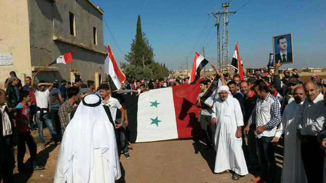 المواطنون يحتفلون فى درعا