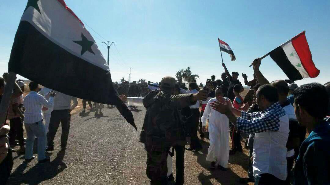 مواطنو سوريا يحتفلون بالجيش السورى فى درعا