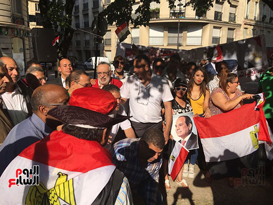 المصريون فى الخارج يحتفلون بذكرى ثورة 30 يونيو (1)