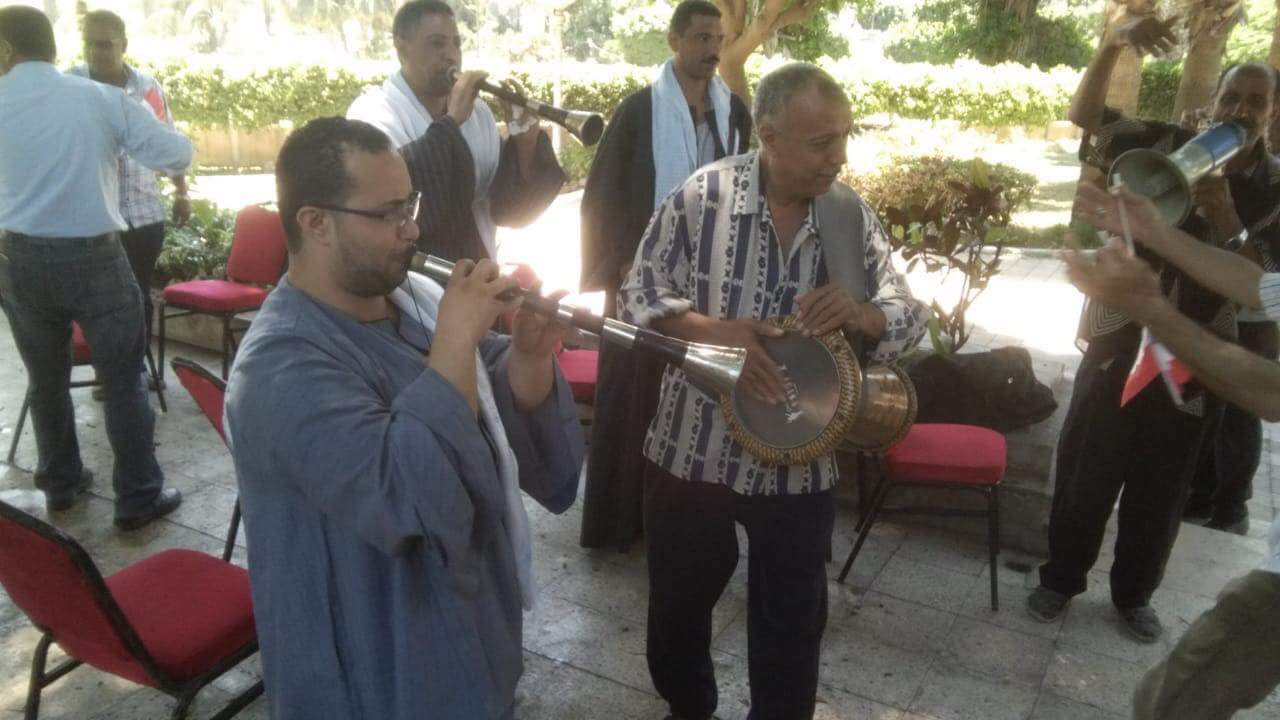 عروض للتنورة والمزمار البلدى باحتفالات 30 يونيو بحديقة الطفل بالاسكندرية  (2)
