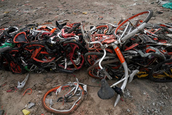 دراجات هوائية تشاركية متهالكة فى الصين
