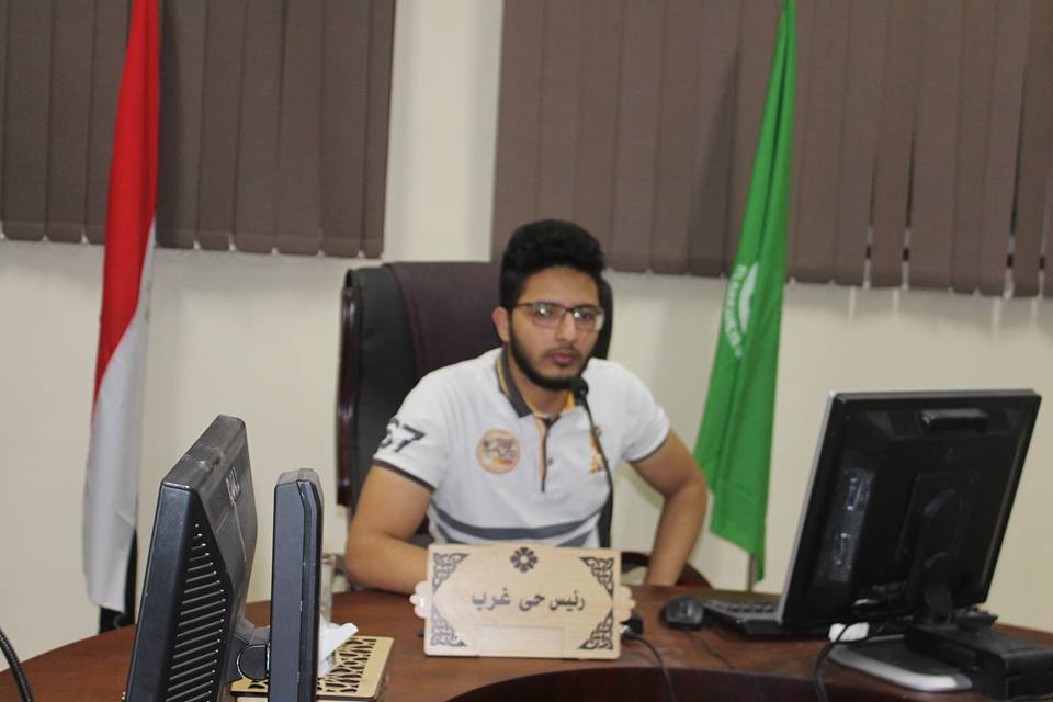 صورة لرئيس المجلس التنفيذي من الطلاب صورة لرئيس المجلس التنفيذي من الطلاب