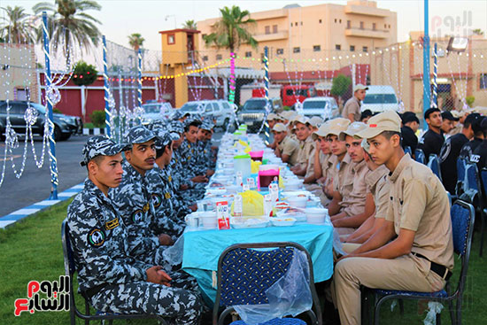 قوات الشرطة اثناء حفل الافطار