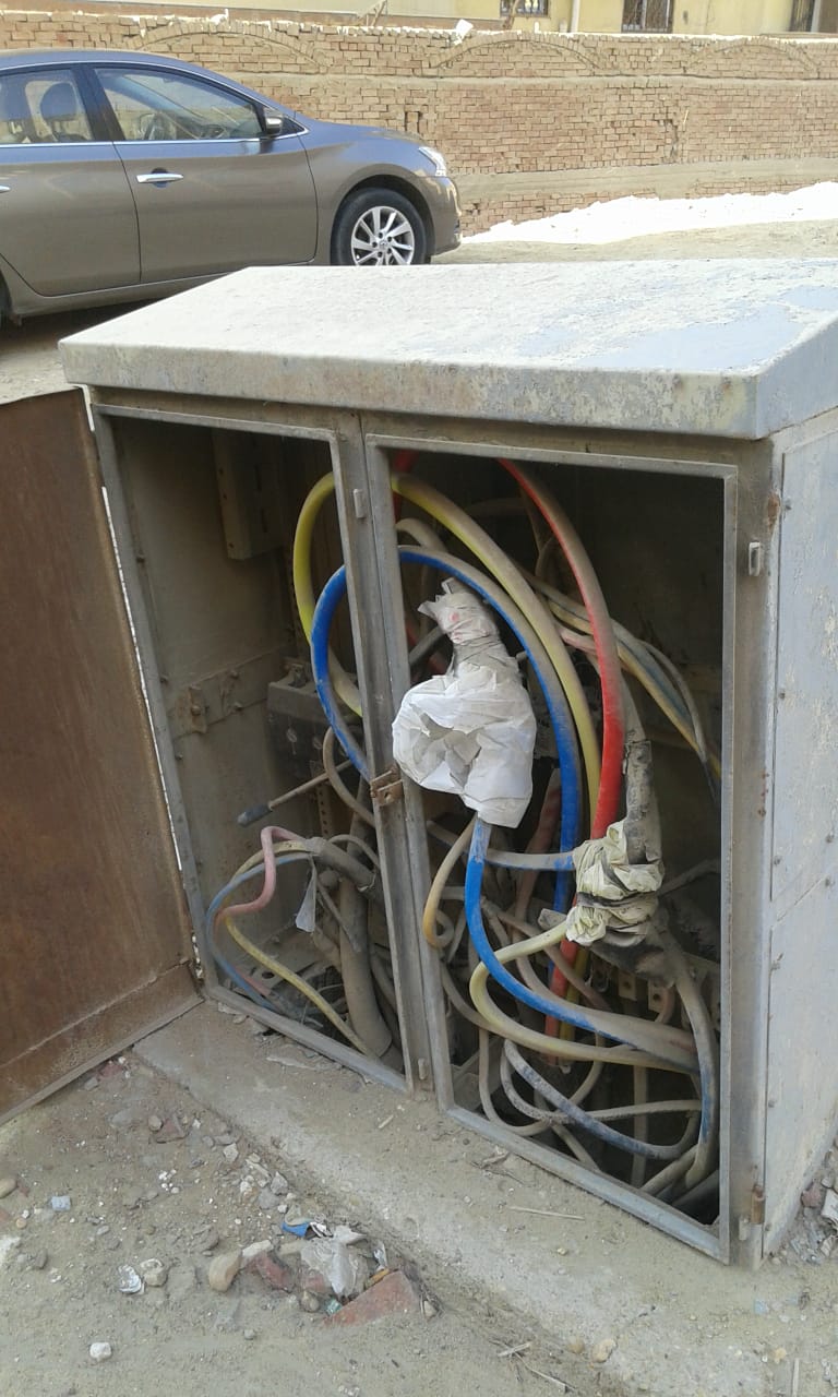تلف كابينة الكهرباء