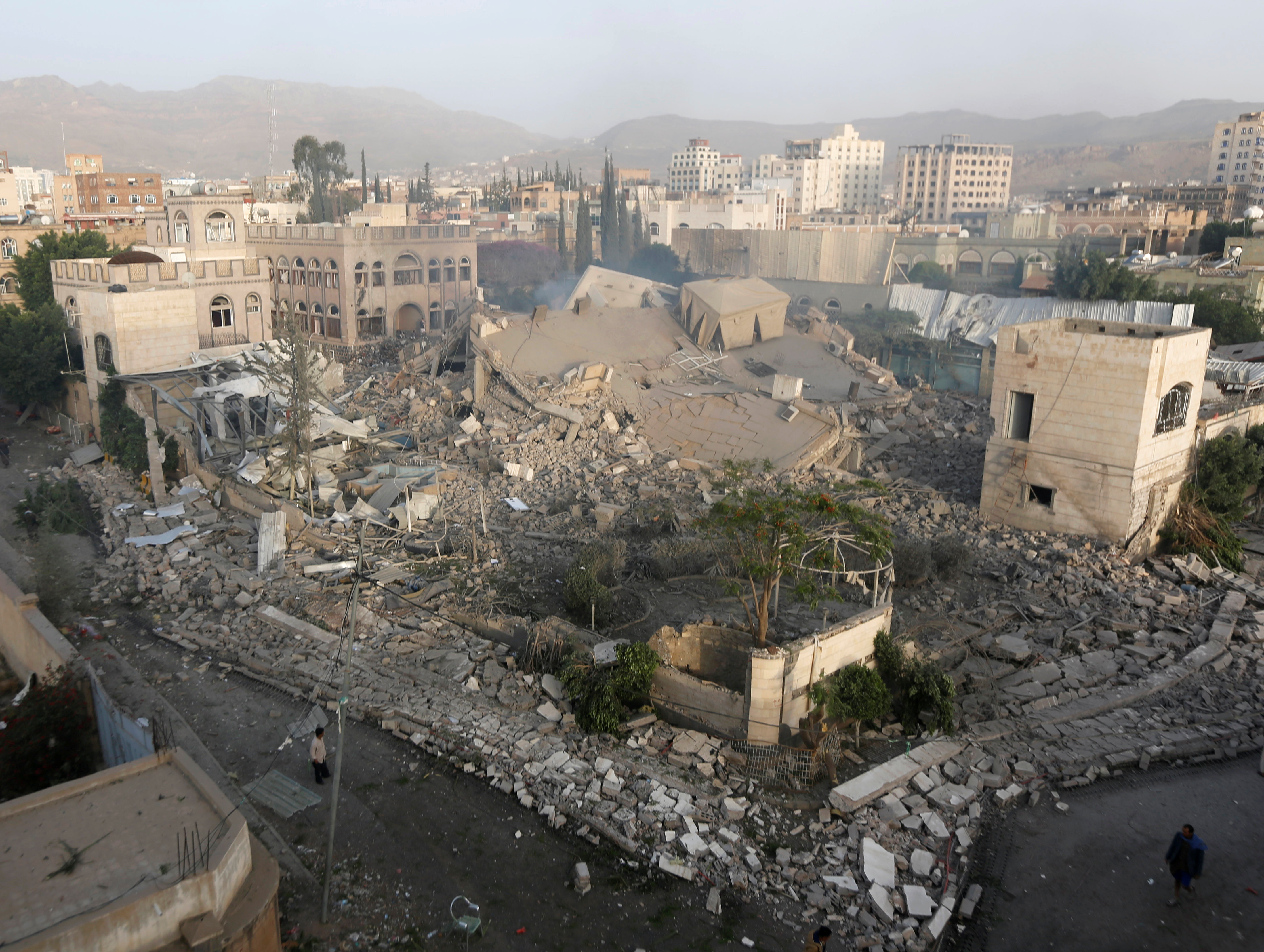صور الجيش اليمنى يحرر مواقع استراتيجية من يد الحوثيين (2)